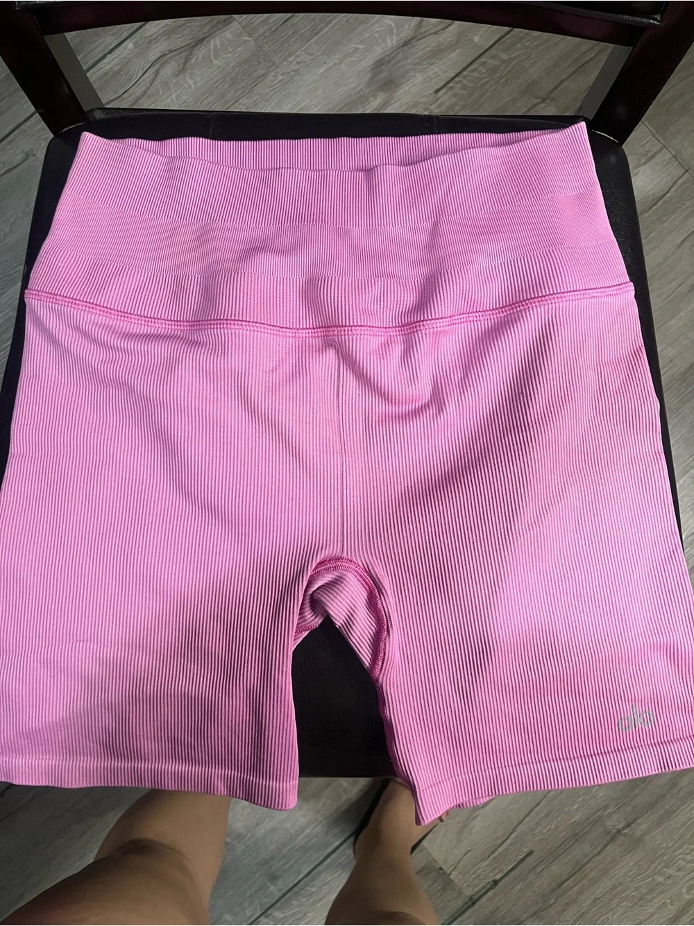 Alo Yoga seamless pink ribbed favorite shorts with matching ribbed sports  bra